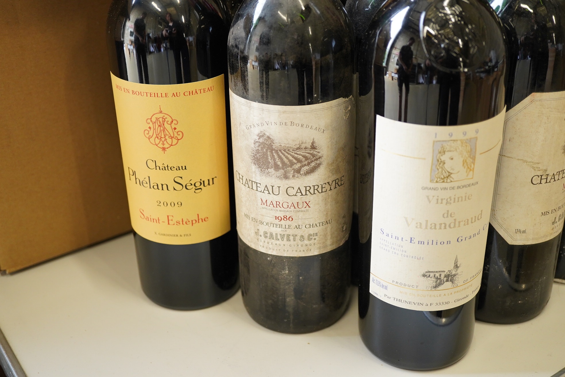 A mixed parcel of Bordeaux red wine